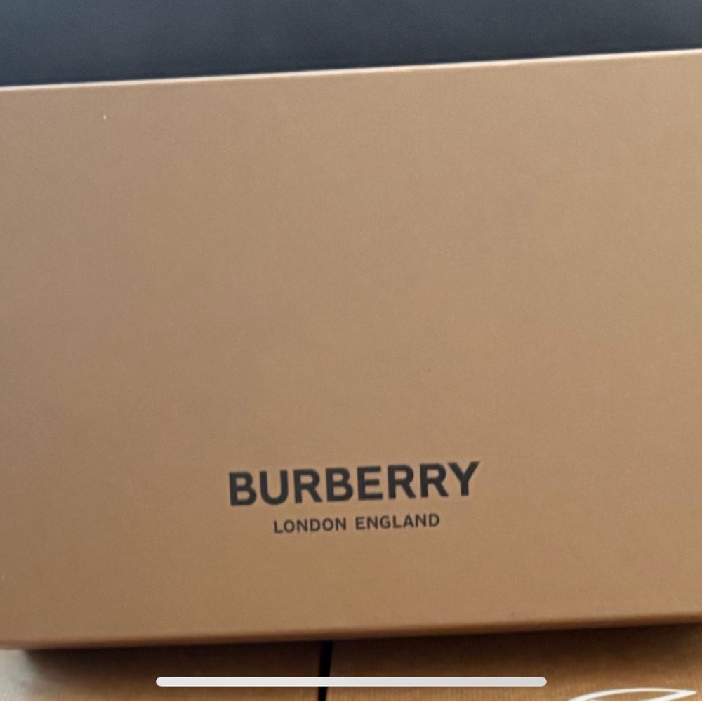 Burberry Dark Birch Brown Box